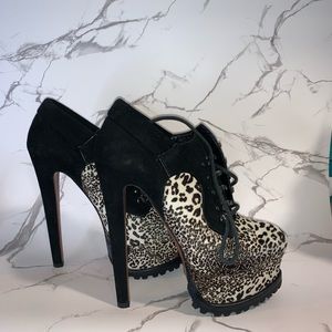 Alaia hiking boots 37.5 snow leopard